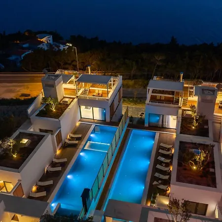 Maestral Villa *